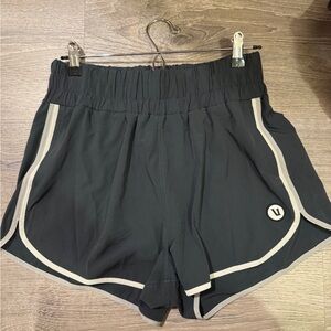 Vuori Striped Gray Athletic Shorts Size M